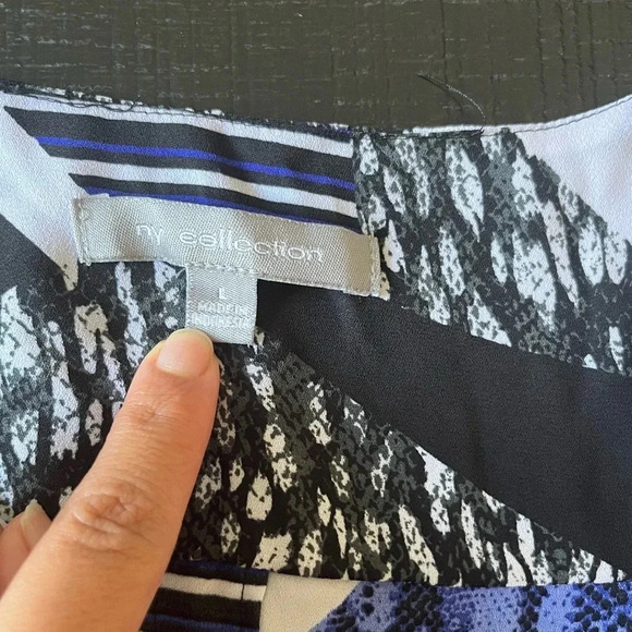 NY Collection Women’s Large Abstract Print Blouse - Picture 6 of 7